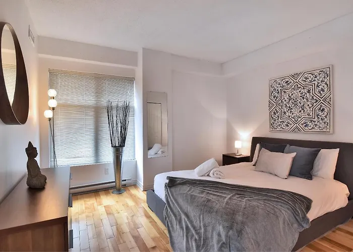 Place-Des-Arts Suites