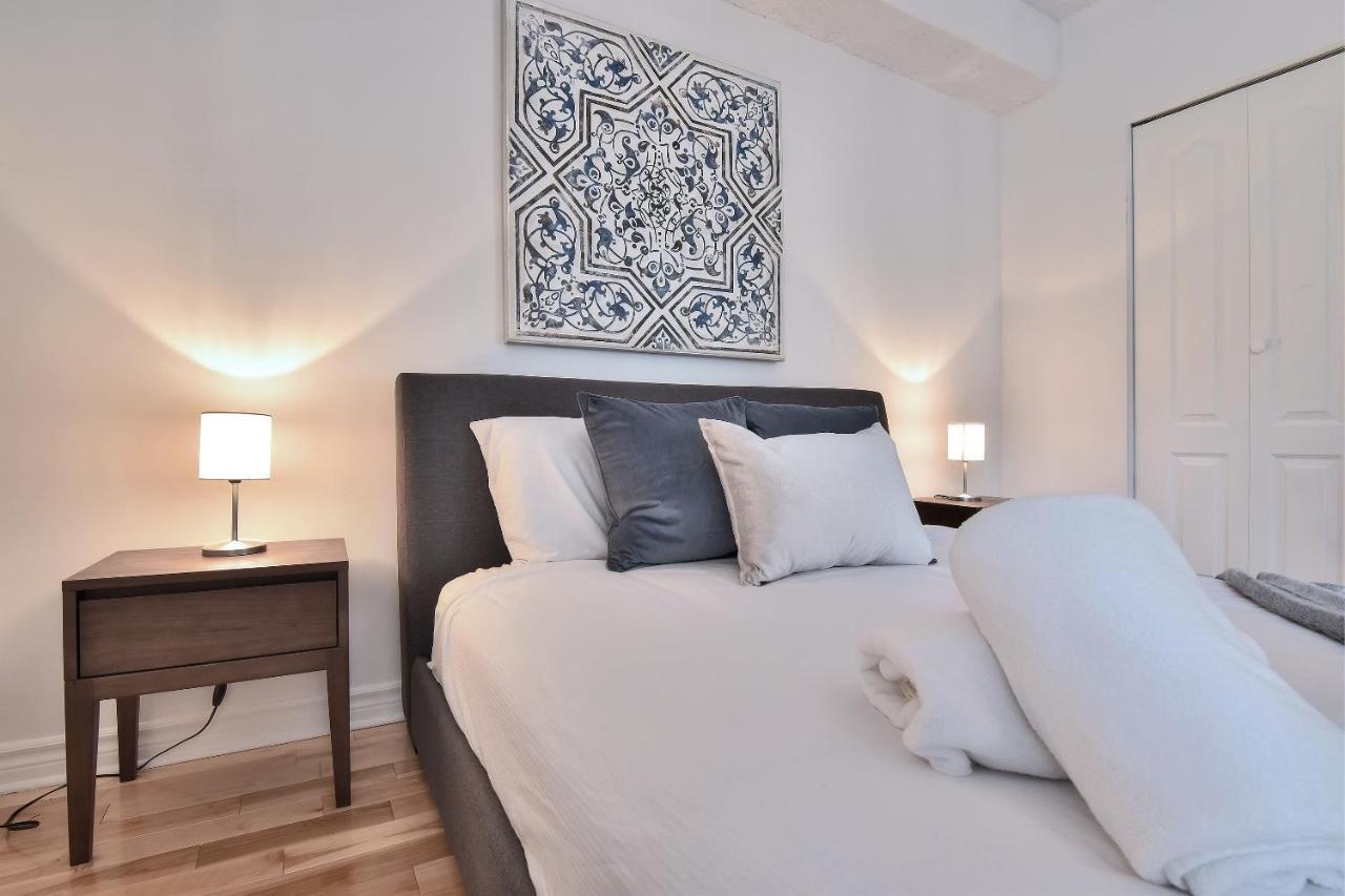 Place-des-arts Suites *