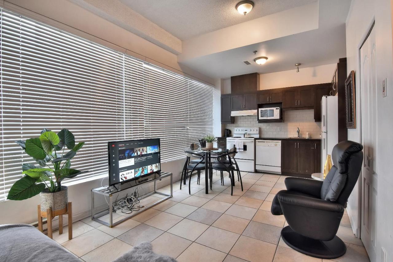 Place-des-arts Suites Apartment