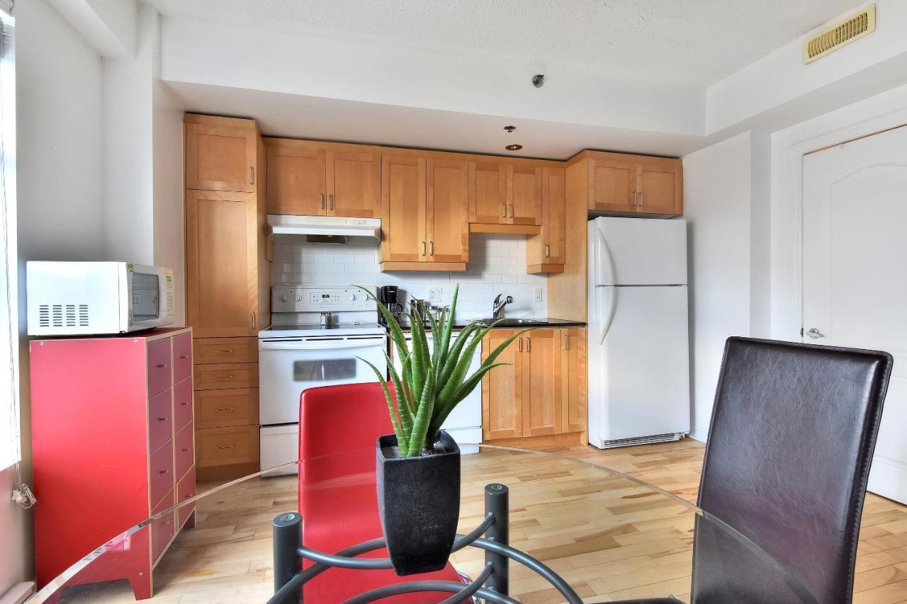 Place-des-arts Suites