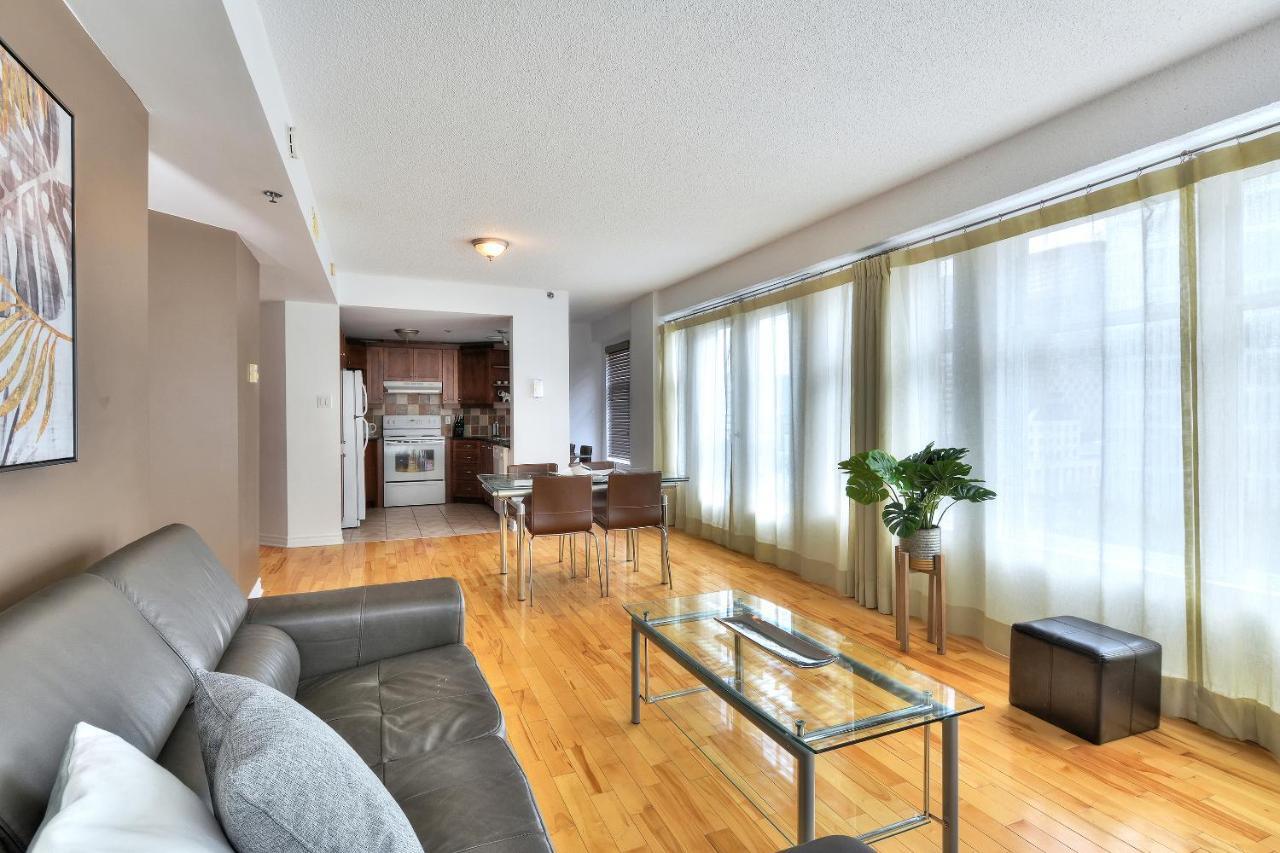 Place-des-arts Suites *