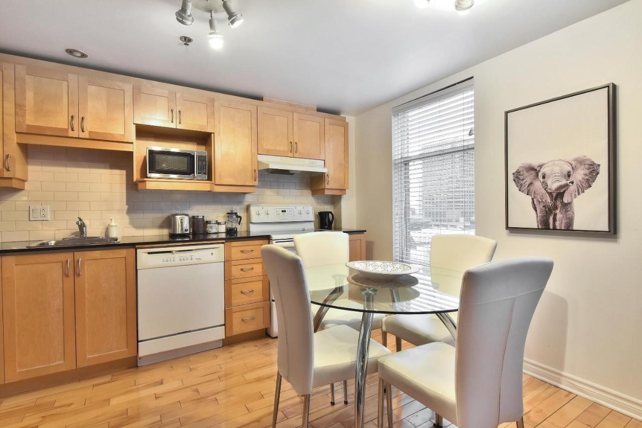 Place-des-arts Suites *