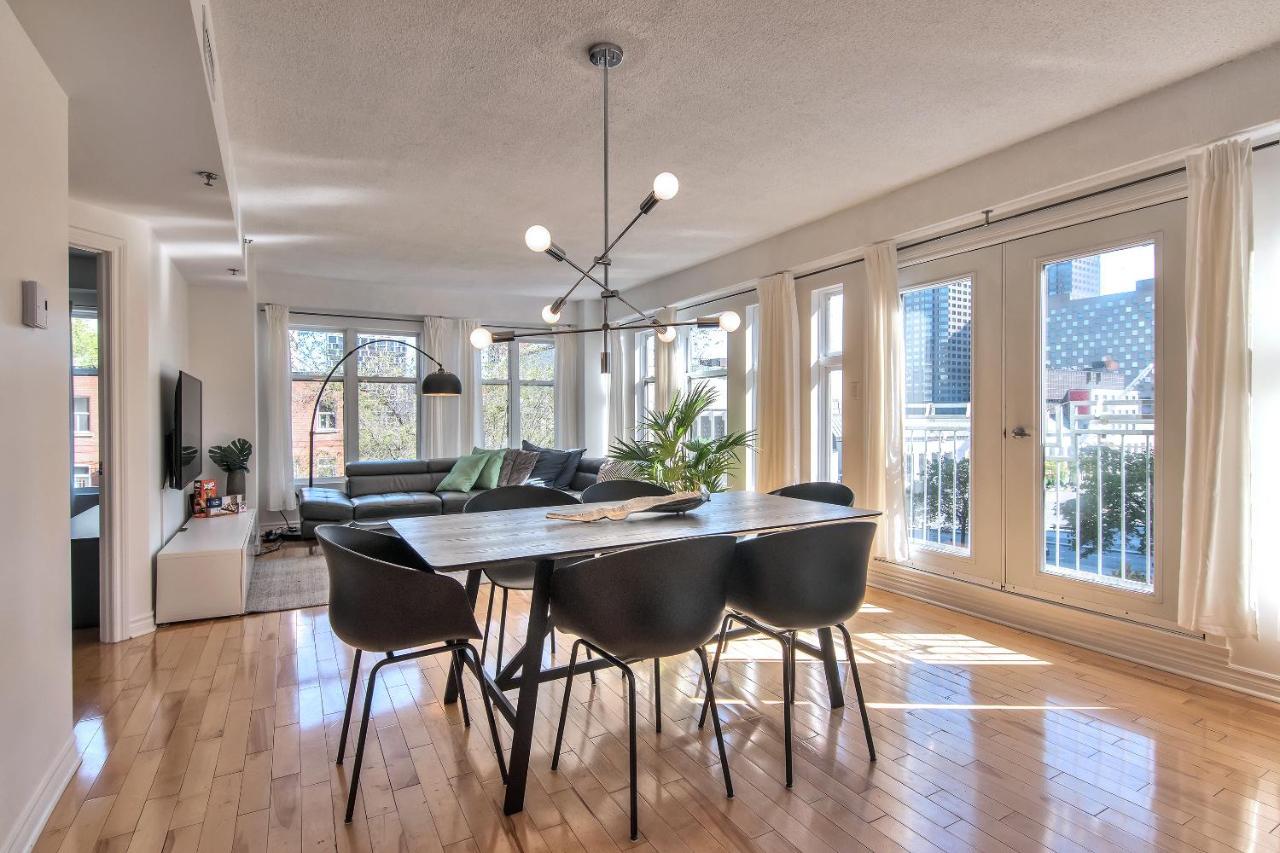Place-des-arts Suites