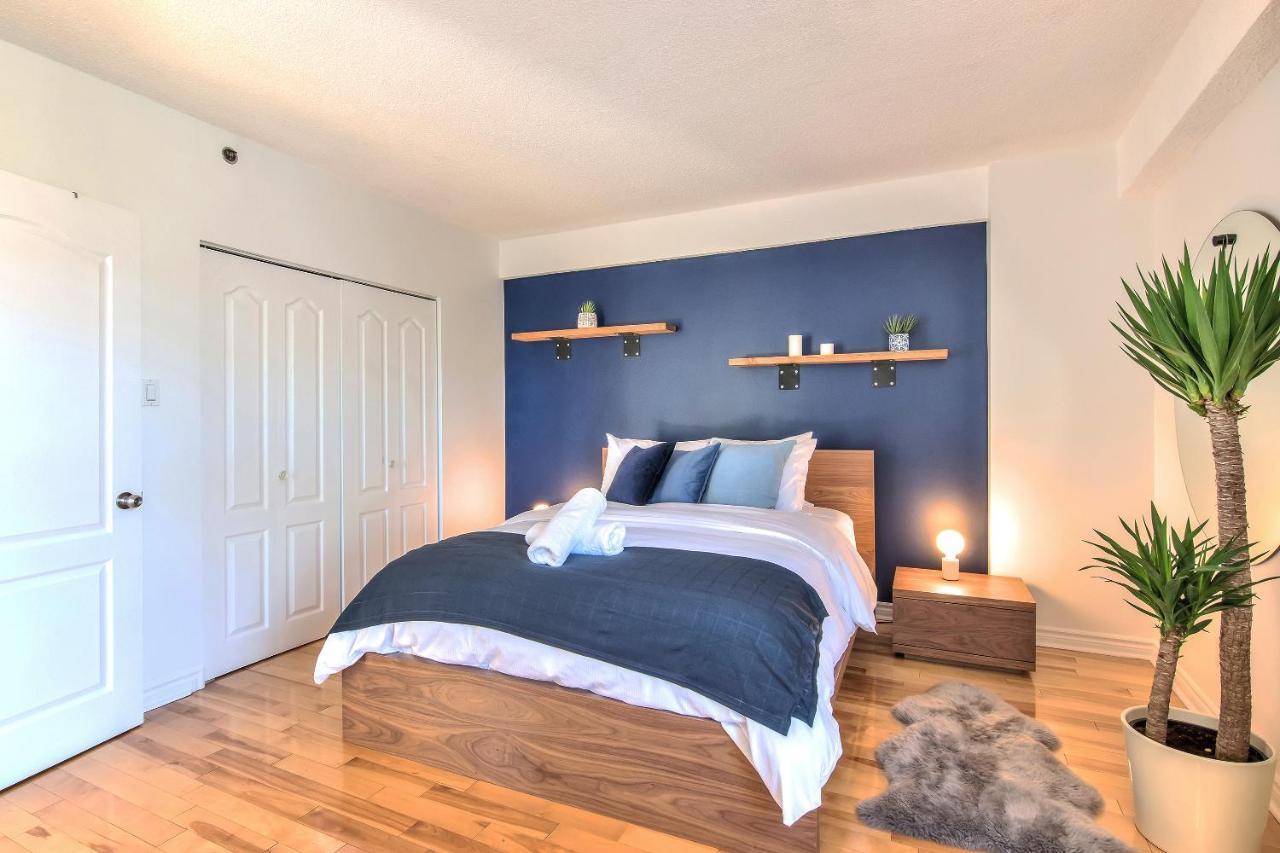 Place-des-arts Suites *