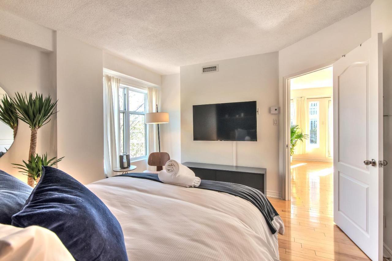 Place-des-arts Suites