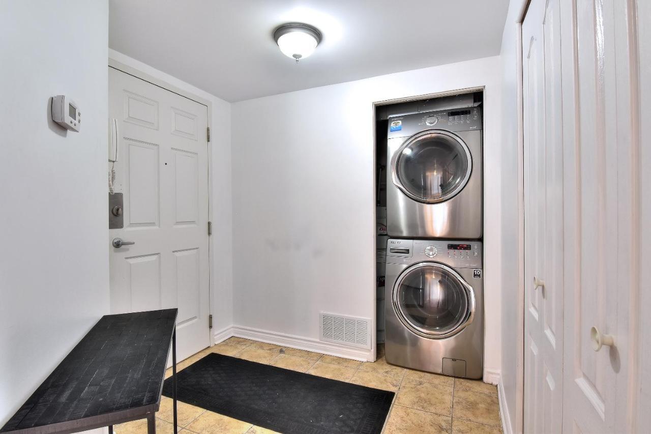 Place-des-arts Suites *